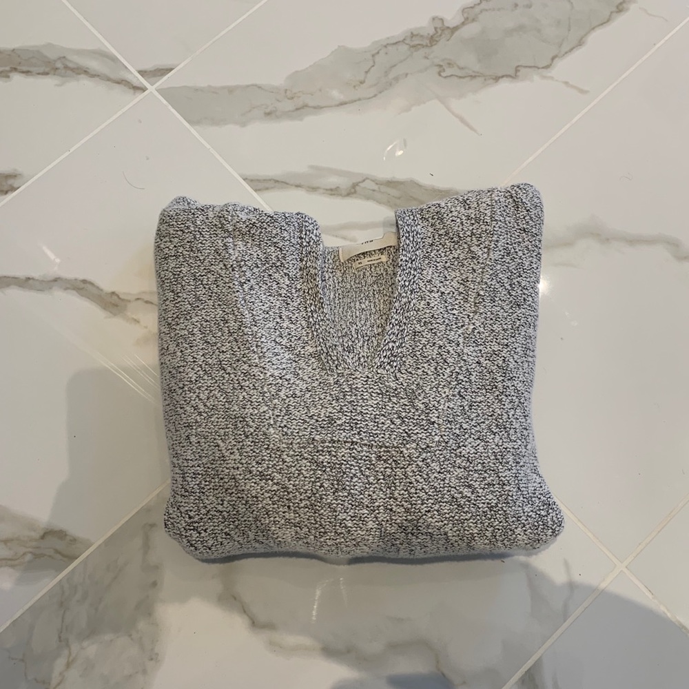 Aritzia TNA knit pullover SIZE XS - Picture 2 of 3